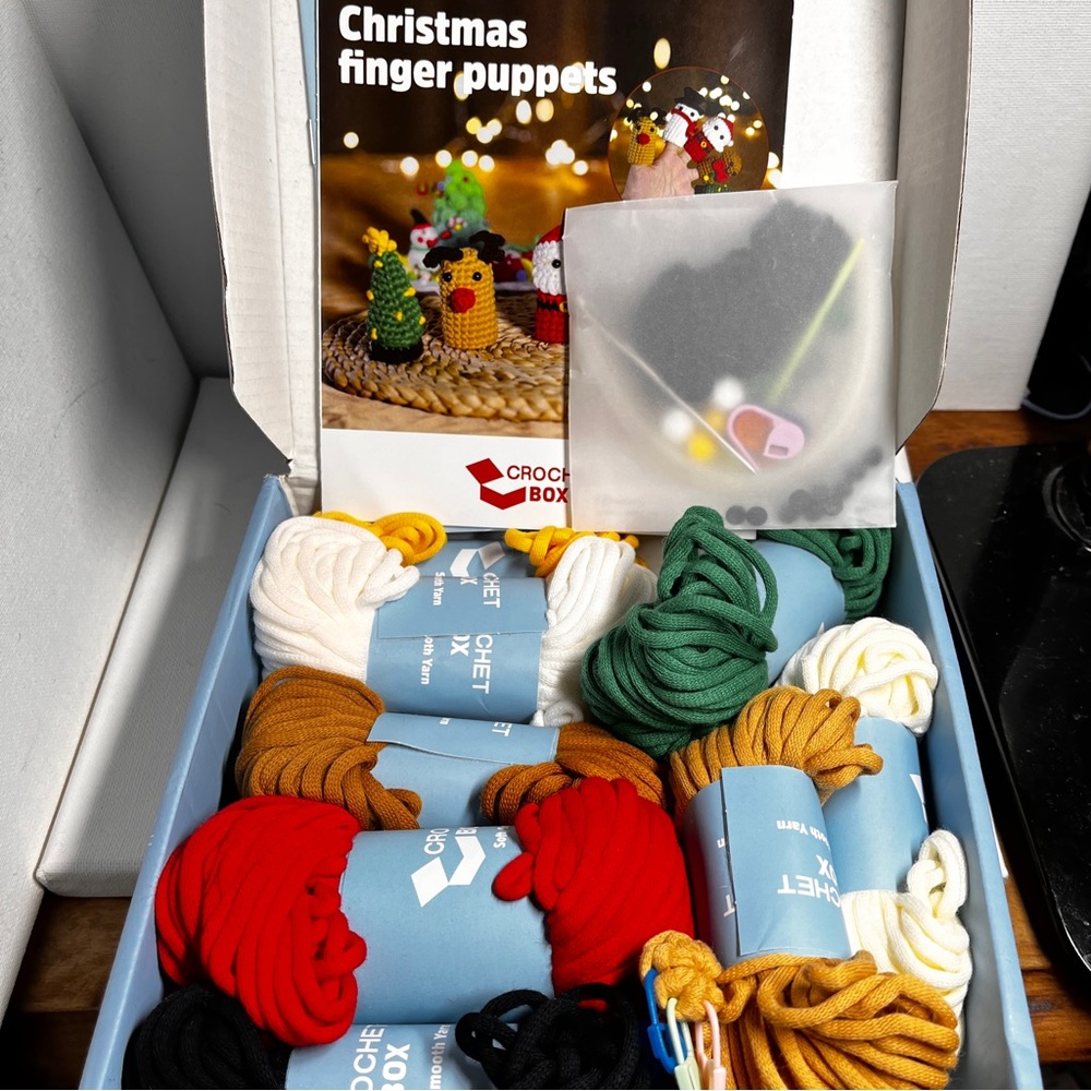 Crochet Box Christmas Finger Puppets New In Open Box Yarn Needles Instructions